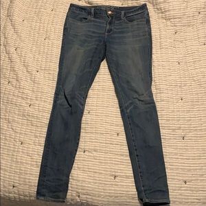 VERY GOOD American Eagle 9/10 Skinny Jeans